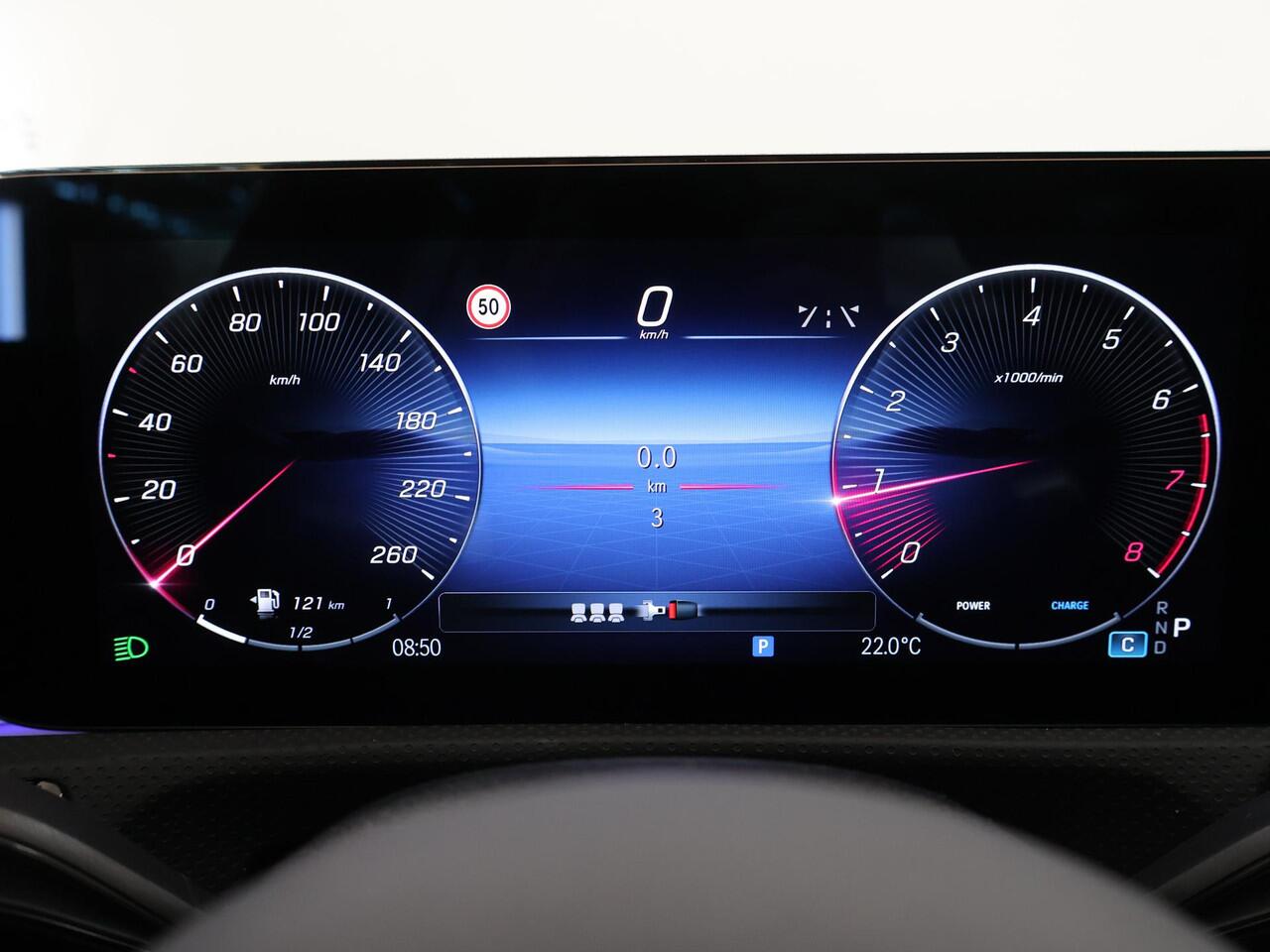 Mercedes-Benz A-KLASSE 180 Business Solution AMG | Night edition | Panoramadak | Memory stoelen | Head-up display | Stoelverwarming | Dodehoekassistent | AMG Line Plus