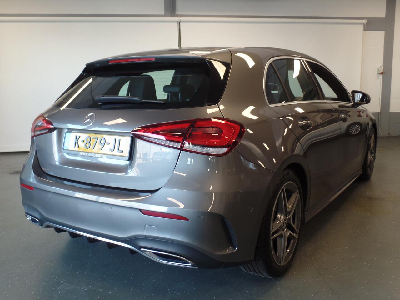 Mercedes-Benz A-KLASSE 160 Advantage AMG pakket!! Full options, Navigatie, Achteruitrijcamera, Pdc V/A, Xenon, Sportstoelen, Alcantara/Leder, Led verlichting, Cruise controle, Lm velgen 18'', Nederlandse auto!! Bovag afleverpakket 695,-