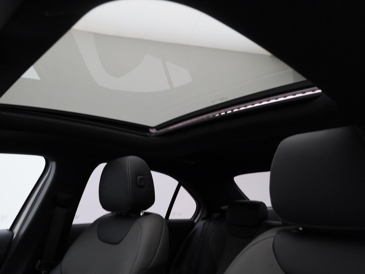 Mercedes-Benz A-KLASSE 200 Business Solution AMG | PANO | BURMESTER | SFEERVERL.| ADAPTIVE | MEMORY | STOELVERW.