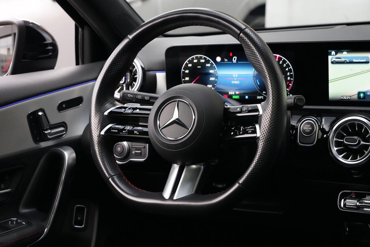 Mercedes-Benz A-KLASSE 250 e AMG Line 218pk Panoramadak/Navigatie/Camera