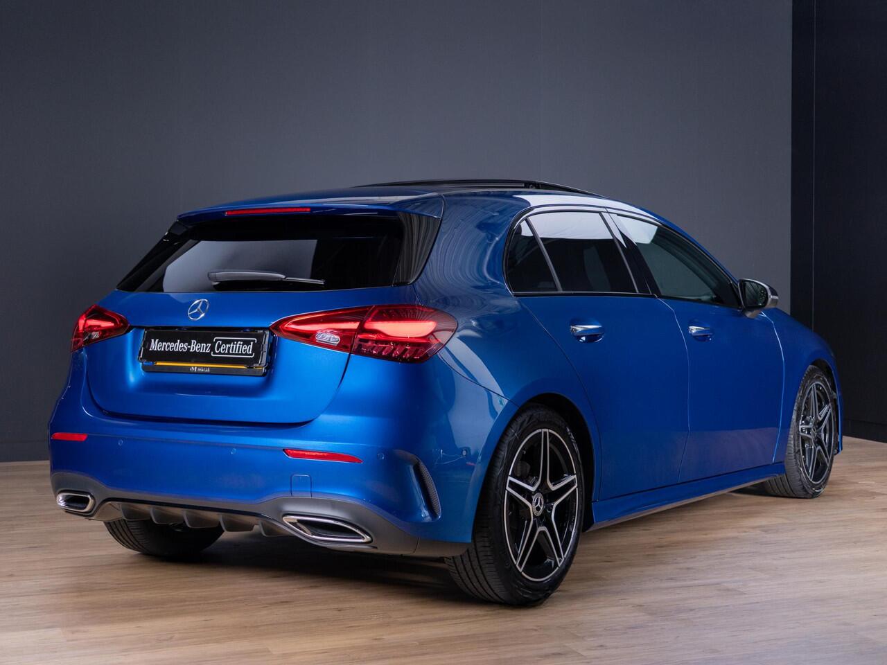 Mercedes-Benz A-KLASSE Hatchback 180 Star Edition AMG Line Panorama dak