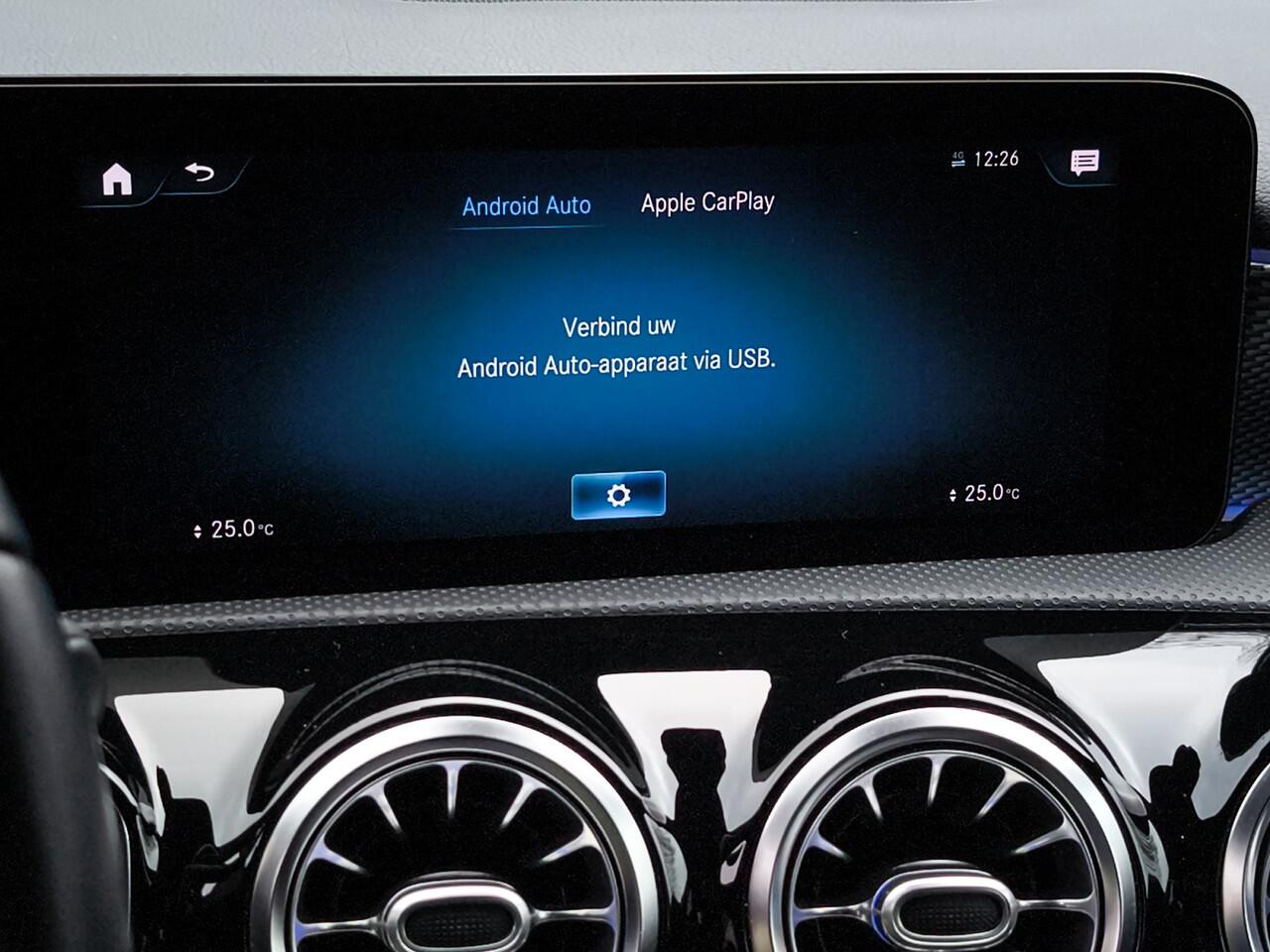 Mercedes-Benz A-KLASSE 200 Business Solution Luxury 1e-Eig. & Dealer-Onderh. BOVAG-Garantie. NL-Auto.