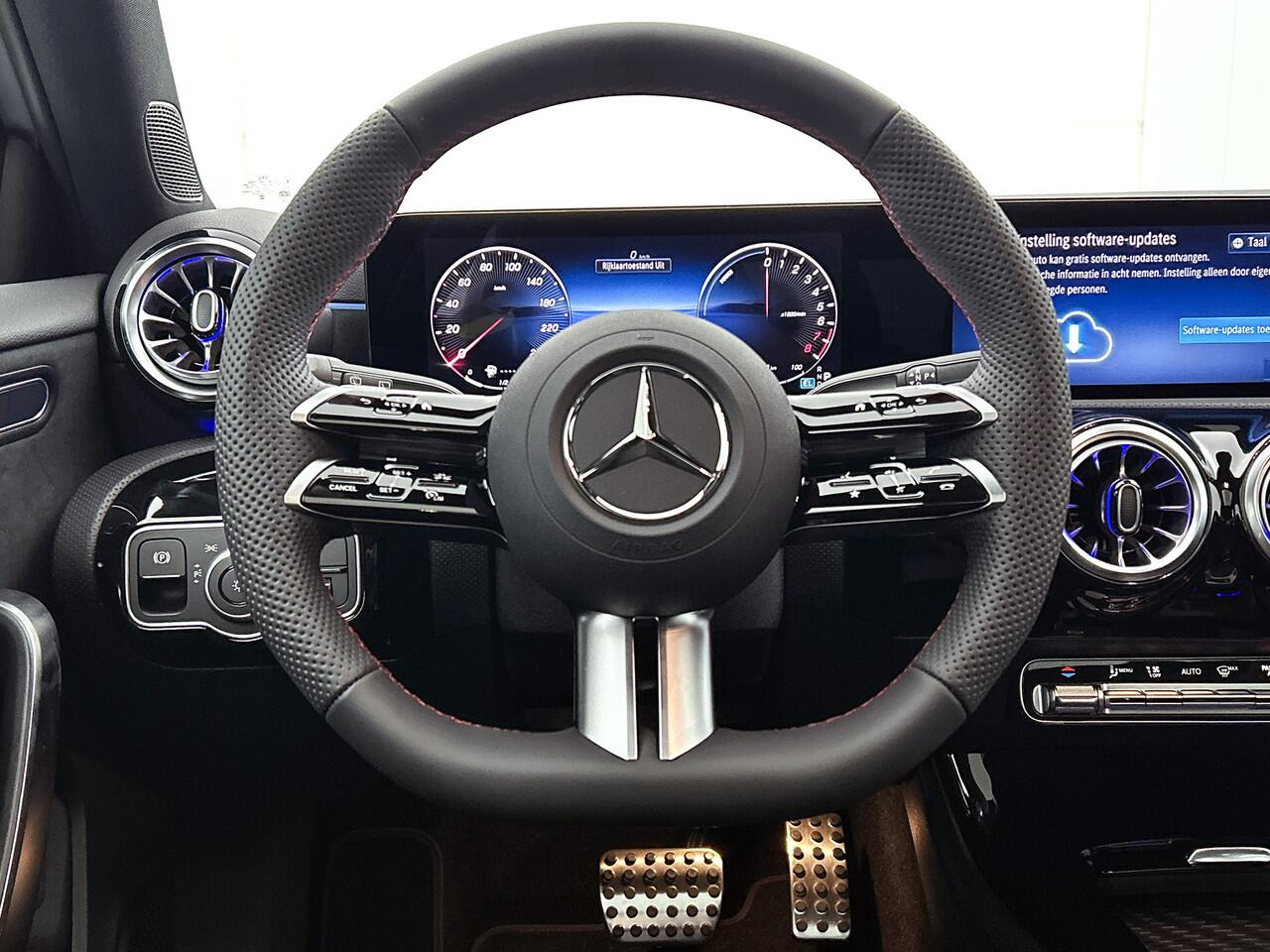 Mercedes-Benz A-KLASSE 250 e Business Solution AMG | Nightpakket | Parkeerpakket met achteruitrijcamera | KEYLESS GO | Spiegelpakket | EASY PACK achterklep | Extra USB-poorten | Sfeerverlichting | MULTIBEAM LED |