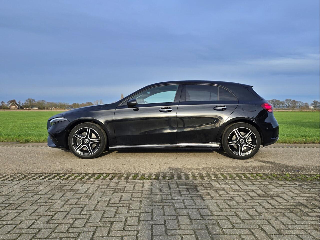 Mercedes-Benz A-KLASSE 250 e Star Edition AMG Line - 165 Pk - Euro 6 - Navi - Sfeerverlichting