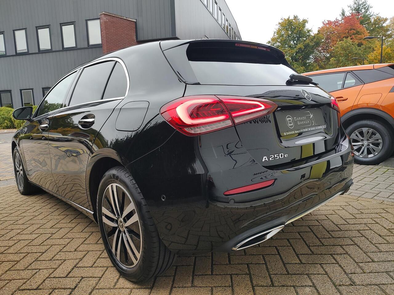 Mercedes-Benz A-KLASSE 250 e Business Line Plug-In Trekhaak Leder Carplay Navi Led 360-Camera Widescreen