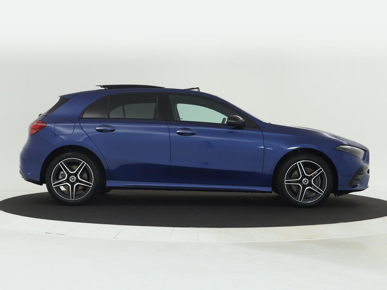 Mercedes-Benz A-KLASSE 250 e Star Edition AMG Line | Nightpakket | Distronic | Antidiefstalpakket URBAN GUARD PLUS | Dodehoekassistent | Panoramaschuifdak | Parkeerpakket met achteruitrijcamera | KEYLESS GO |