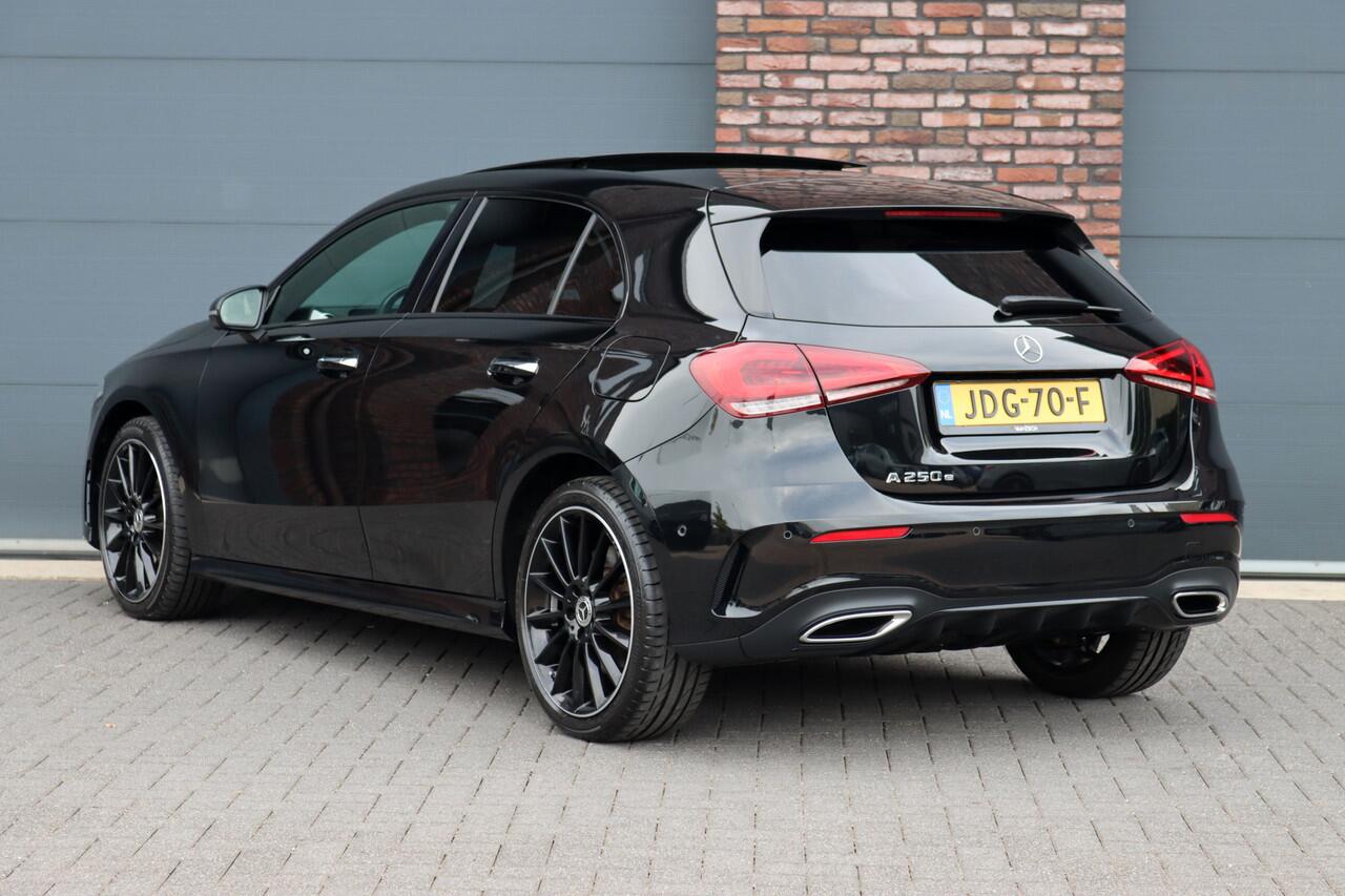 Mercedes-Benz A-KLASSE 250 e AMG Line Aut8 | Distronic+ | Burmester | HUD | Panoramadak | Memory | Surround Camera | Keyless Go | Nightpakket |