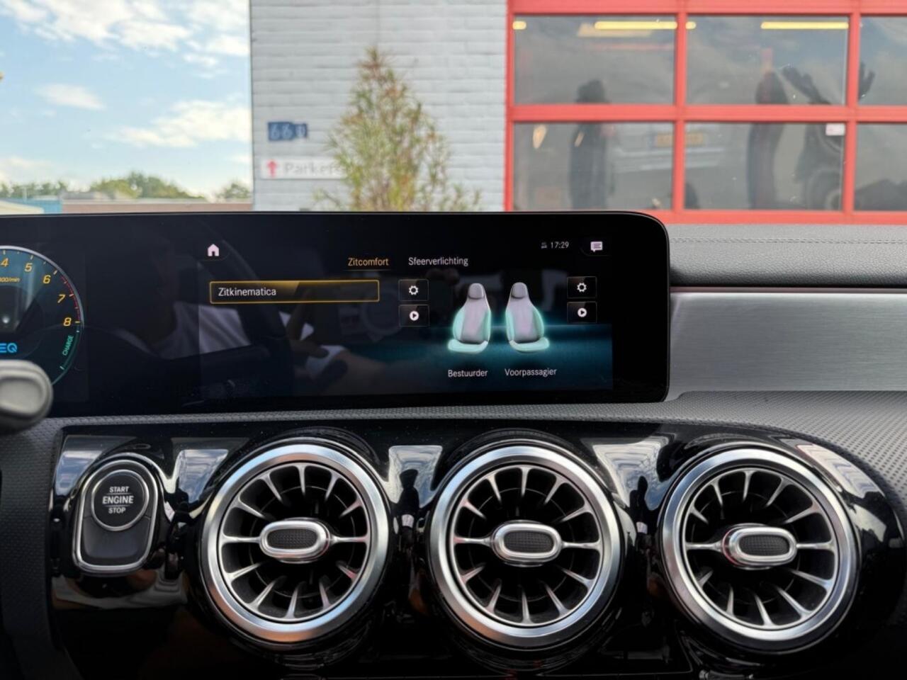 Mercedes-Benz A-KLASSE 250 E PREMIUM PLUS