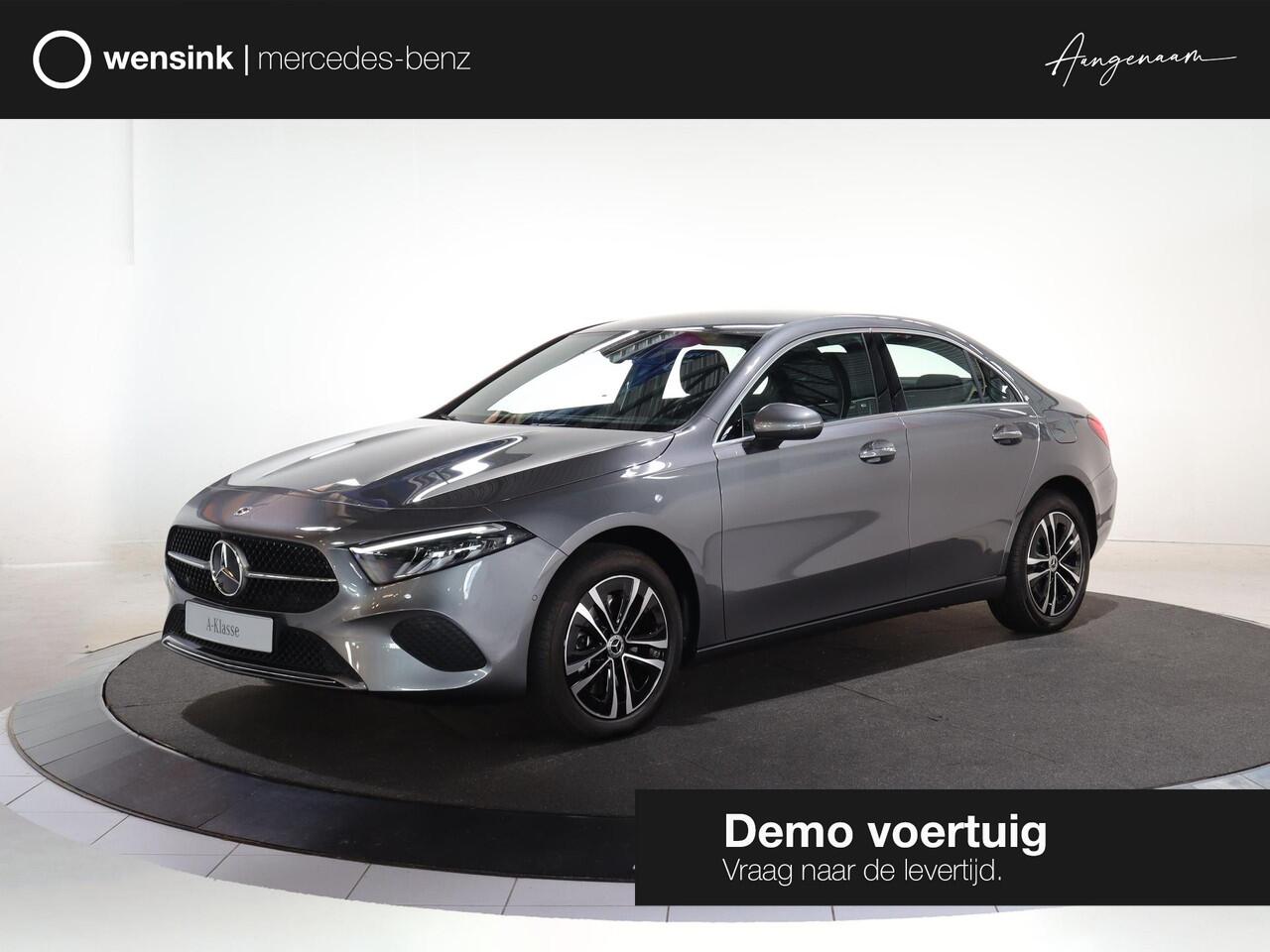 Mercedes-Benz A-KLASSE 250e Star Edition Luxury Line | DISTRONIC | Trekhaak | Dodehoekassistent