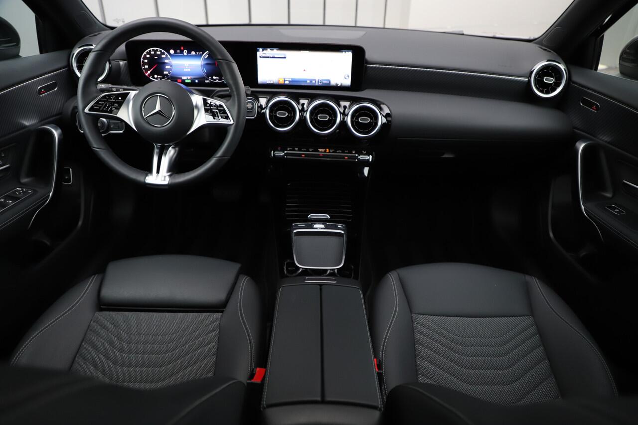 Mercedes-Benz A-KLASSE 250e Business Solution | 218PK | Pano | Multibeam | Widescreen | Stoel/Stuurwielverw. | Distronic+ | Standkachel | 2024.