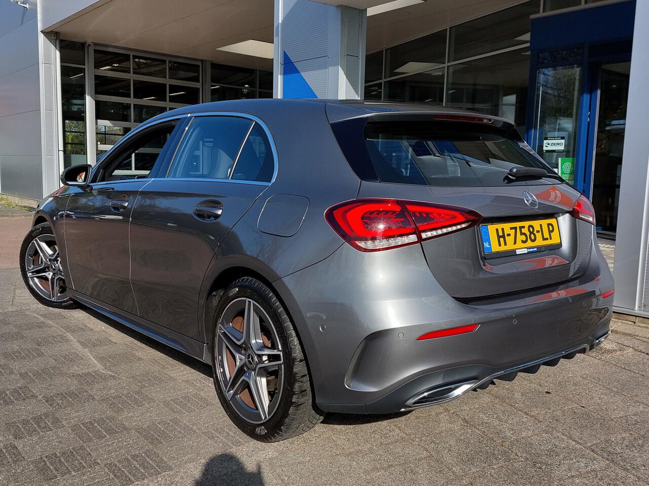 Mercedes-Benz A-KLASSE 180 136pk Automaat Business Solution AMG | Origineel NL | Navi | Apple Carplay+Android Auto | Clima | Cruise | Led Koplampen | Pdc V+A+Assist+Camera | Stoelverwarming | 18''lm