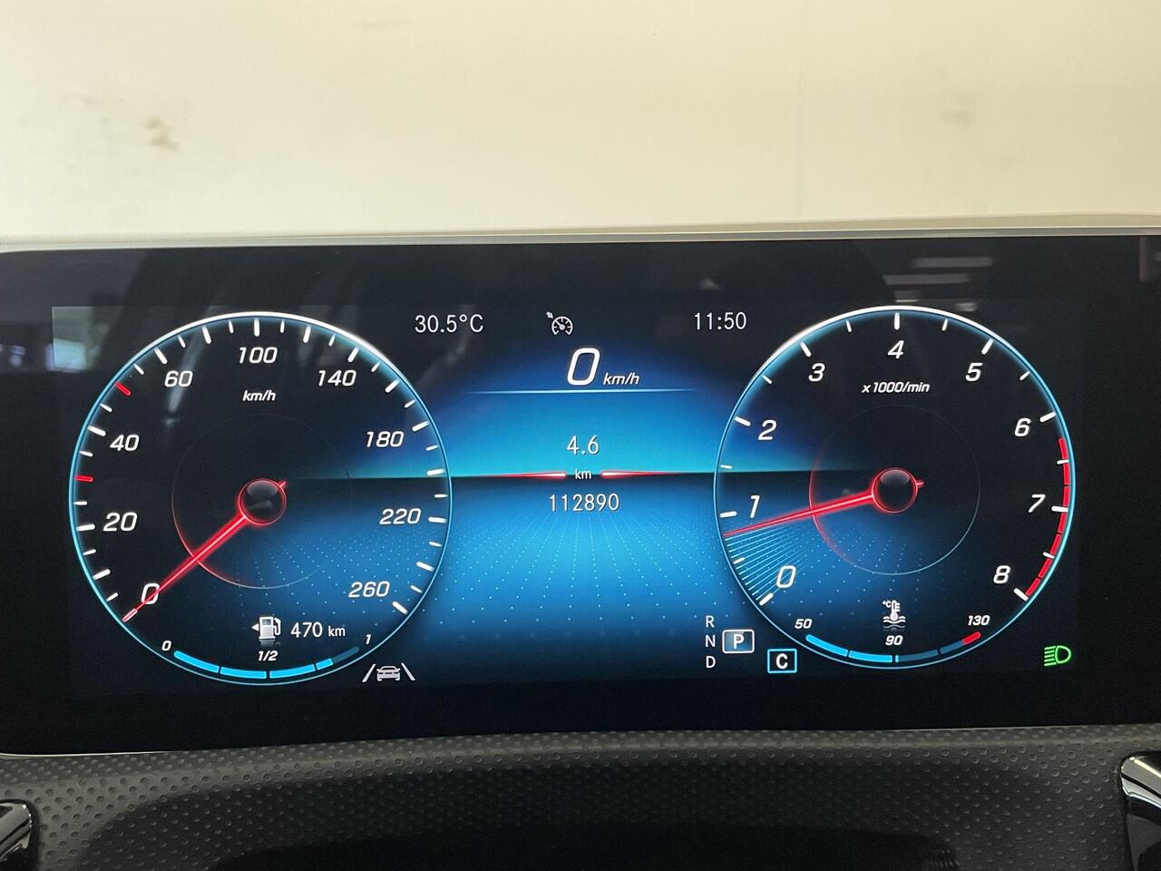 Mercedes-Benz A-KLASSE 200 AMG-Line | TREKHAAK | CAMERA | SFEERVERLICHTING | WIDESCREEN |