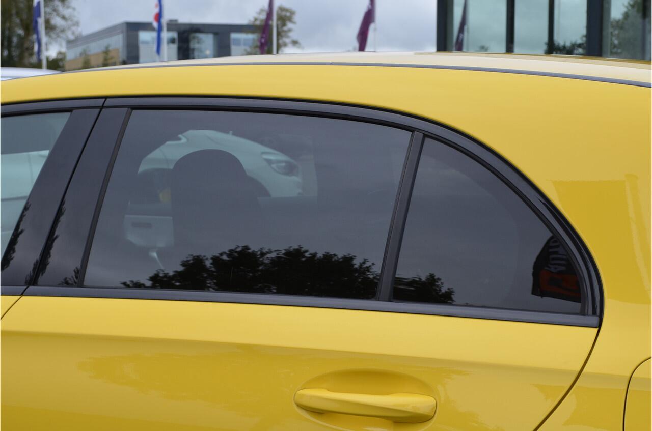 Mercedes-Benz A-KLASSE 250 e Business Solution AMG Sfeerverlichting | Widescreen | Carplay | Stoelverwarming | Night pakket