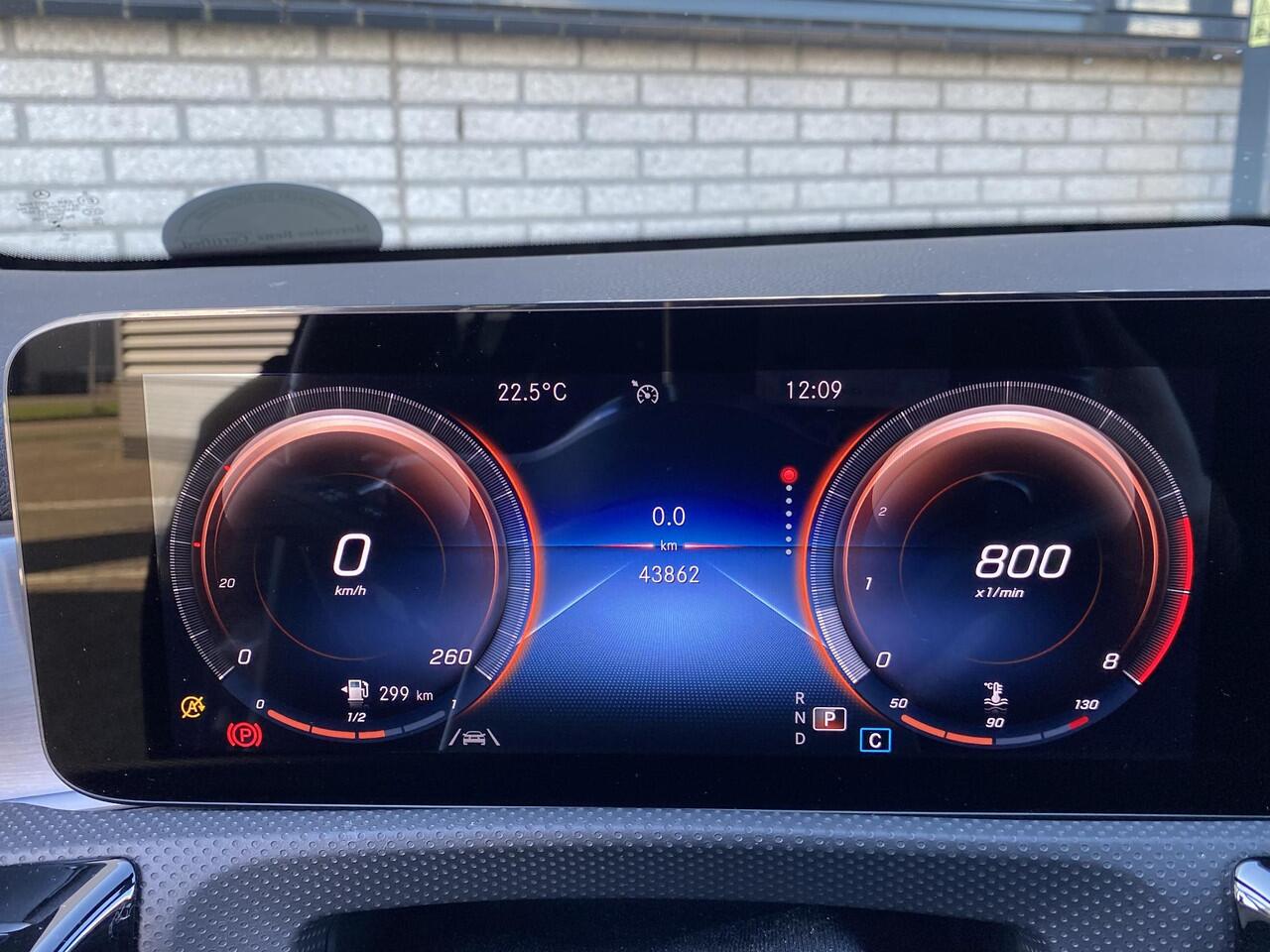 Mercedes-Benz A-KLASSE 180 AMG | Panoramadak | Night Pakket