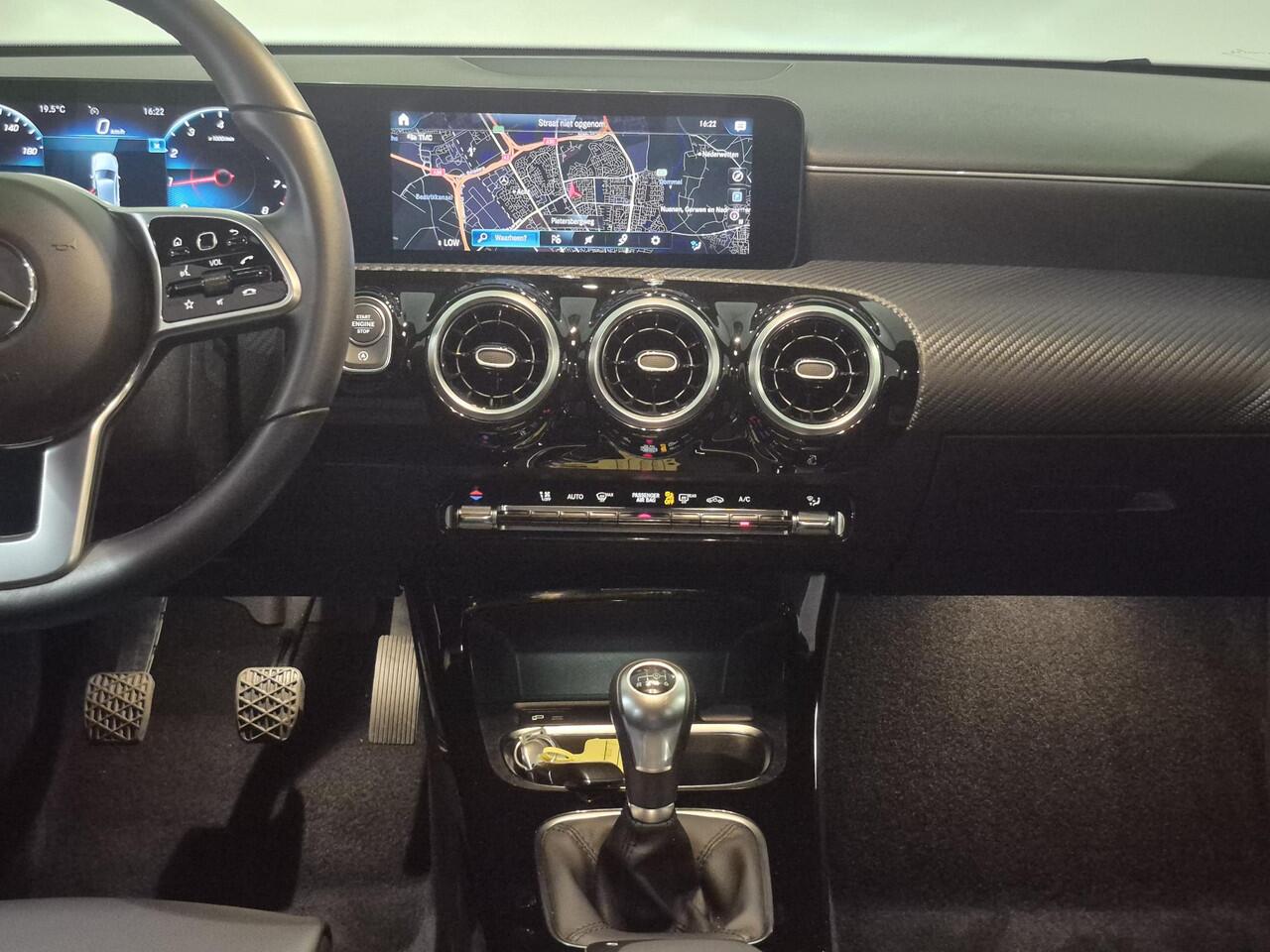 Mercedes-Benz A-KLASSE 180 Business Solution | Wide Screen | Navigatie | Camera |