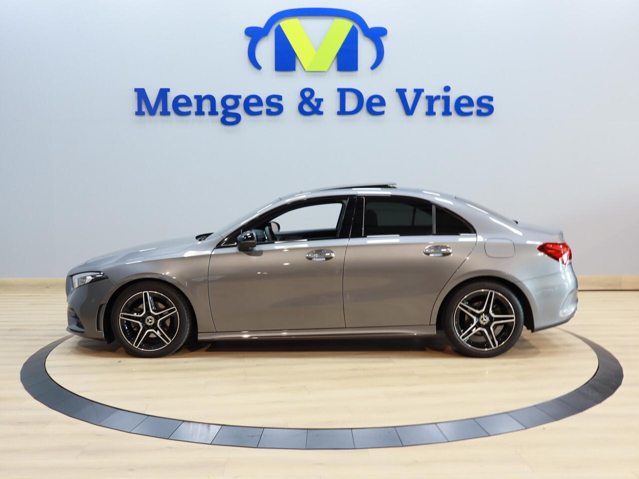 Mercedes-Benz A-KLASSE 180 Business Solution AMG Line | Airco ECC | LED | Camera | Sfeer | Navigatie | Cruise Control | Memory | Isofix | NAP |