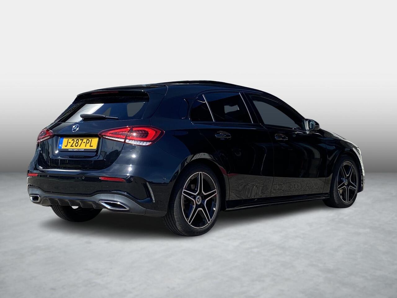 Mercedes-Benz A-KLASSE 180 AMG | Panoramadak | Night Pakket