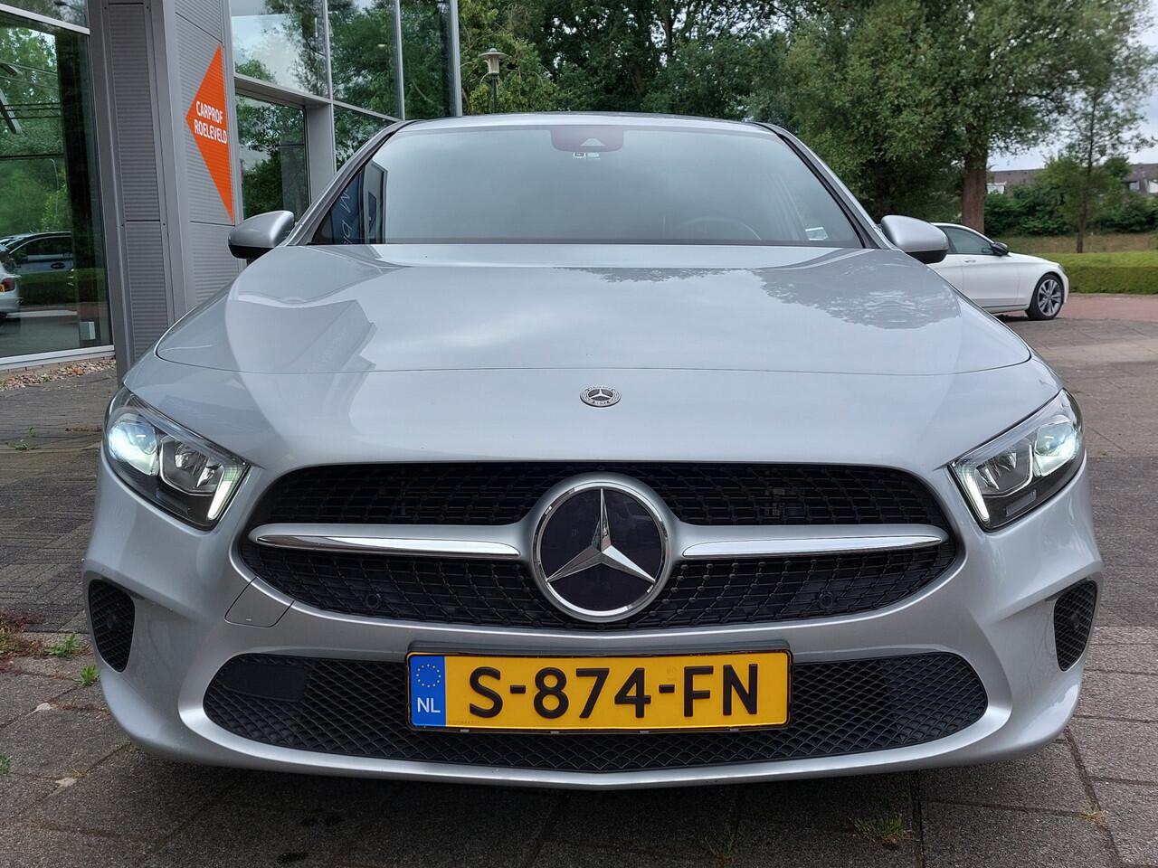 Mercedes-Benz A-KLASSE 250e Plug-In Hybrid Luxury Line | Origineel NL | Navi | Apple Carplay+Android Auto | Clima | Cruise | Stoelverwarming | Pdc V+A+Assist+Camera | Privacy Glass | 17''lm
