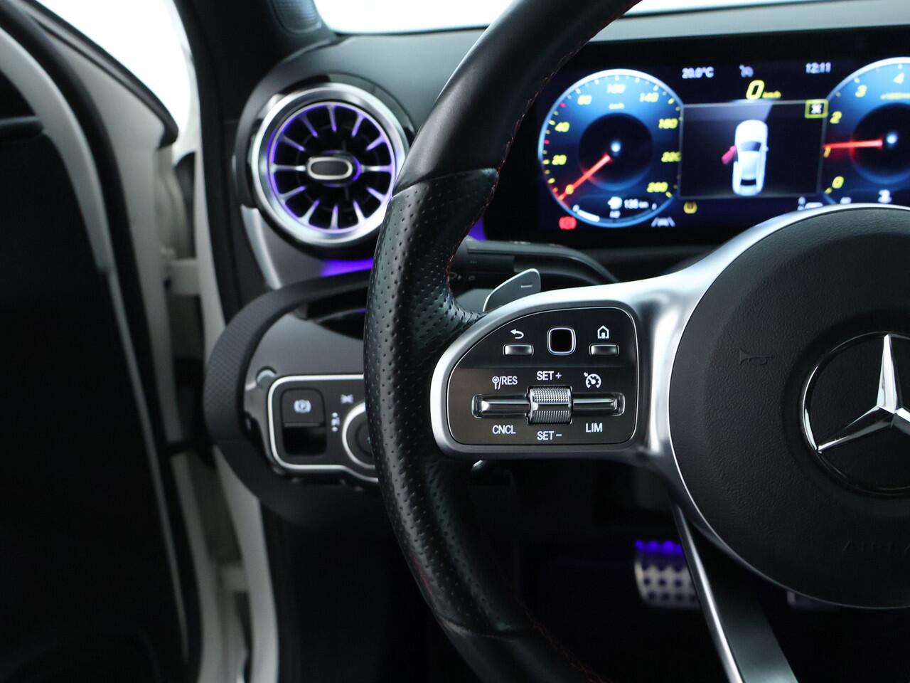 Mercedes-Benz A-KLASSE 180 AMG Limousine | NIGHT pakket | Sfeerverlichting | Spiegel pakket | Parkeer pakket + achter camera Inclusief 24 maanden MB Certified garantie voor Europa.