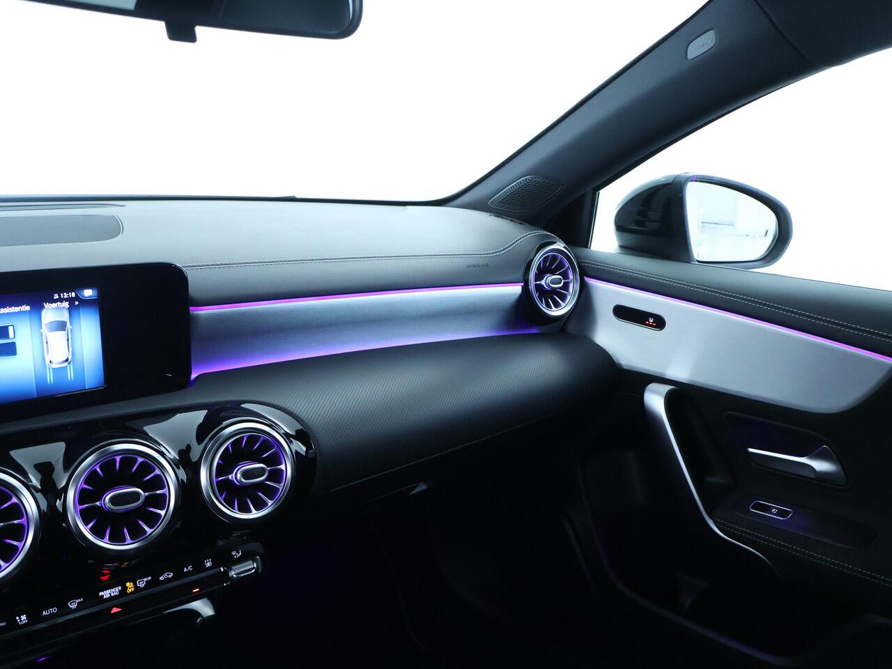 Mercedes-Benz A-KLASSE 250 e AMG Line | Panoramadak | Sfeerverlichting | Cruise Control | Inclusief 24 maanden MB Certified garantie voor Europa.