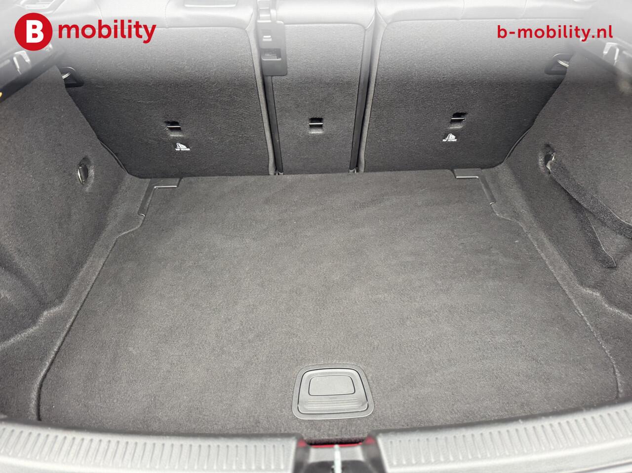 Mercedes-Benz A-KLASSE 180 Business Solution AMG Night Upgrade Automaat Schuif/Kanteldak | Stoelverwarming | Achteruitrijcamera | DAB Audio