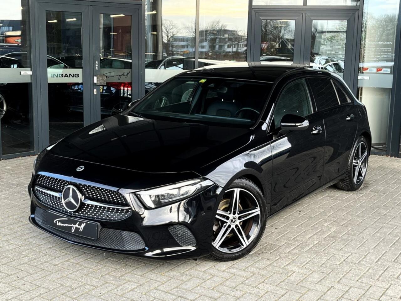 Mercedes-Benz A-KLASSE A180 AUT. - KEYLESS - PANO - WIDESCREEN - CAMERA - 18 INCH