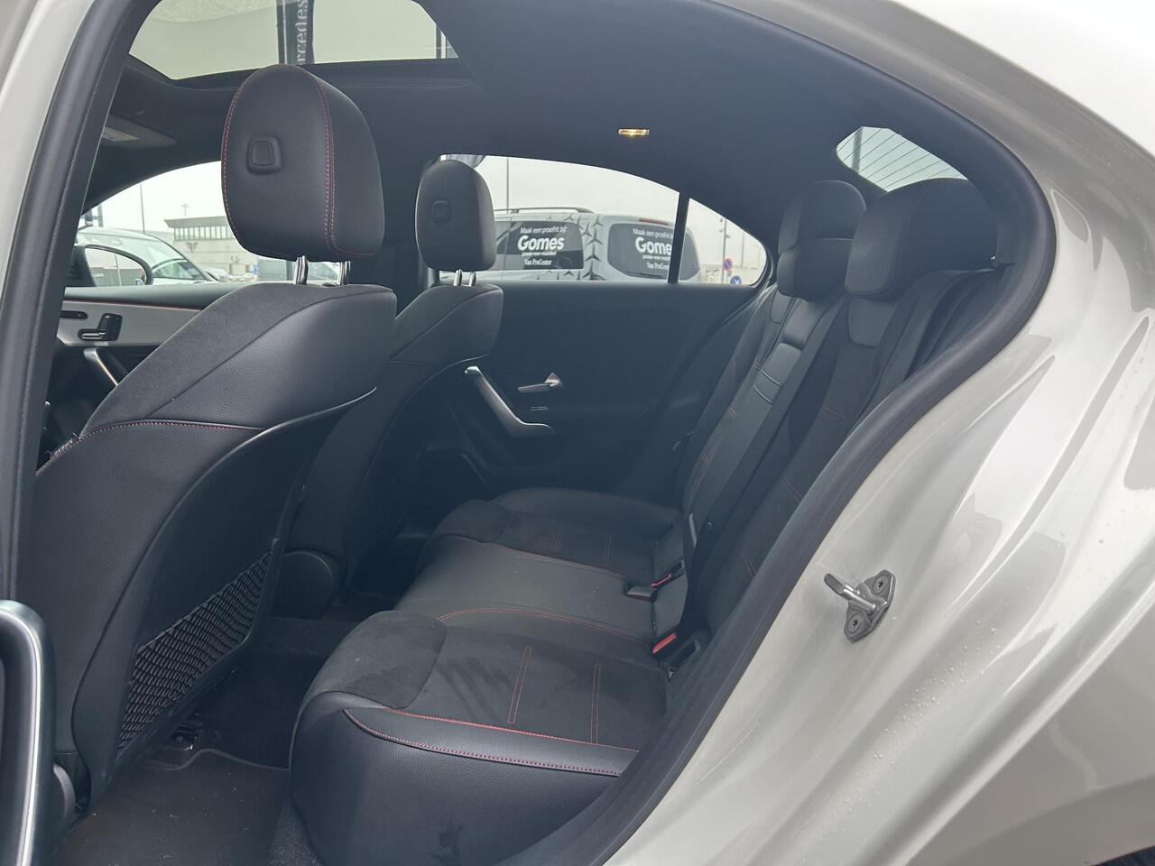 Mercedes-Benz A-KLASSE Limousine 180 AMG | Panoramadak | Cruise Control | Stoelverwarming