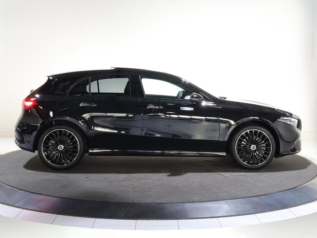 Mercedes-Benz A-KLASSE 250e Business Solution AMG | Panoramaschuifdak | Stoelverwarming | Achteruitrijcamera | MULTIBEAM LED | Nightpakket |