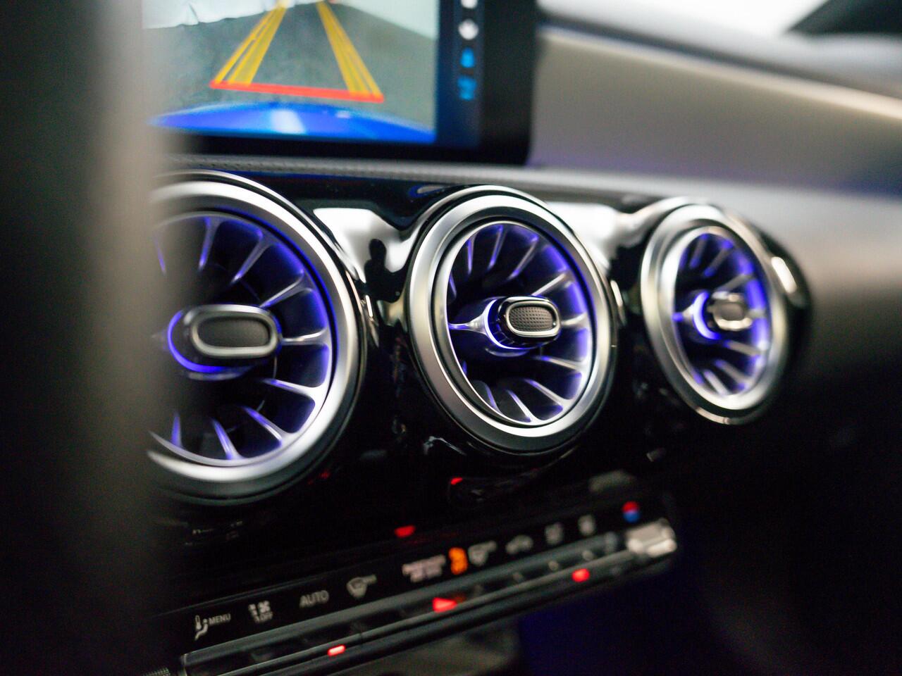 Mercedes-Benz A-KLASSE 250 e AMG Line | Pano | Memory | Keyless Go | Carplay