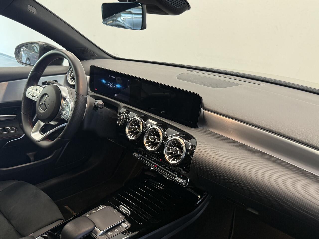 Mercedes-Benz A-KLASSE 180 Business Solution AMG Cruise/CLimate panoramadak PDC Multibeam LED NAP 24 maanden garantie mogelijk (*vraag naar de voorwaarden)