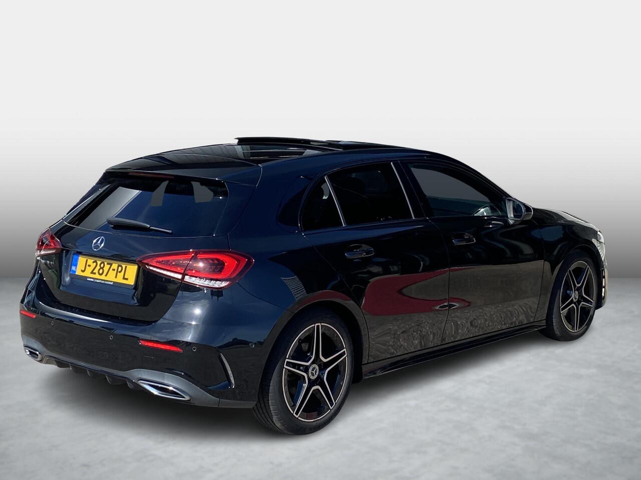 Mercedes-Benz A-KLASSE 180 AMG | Panoramadak | Night Pakket