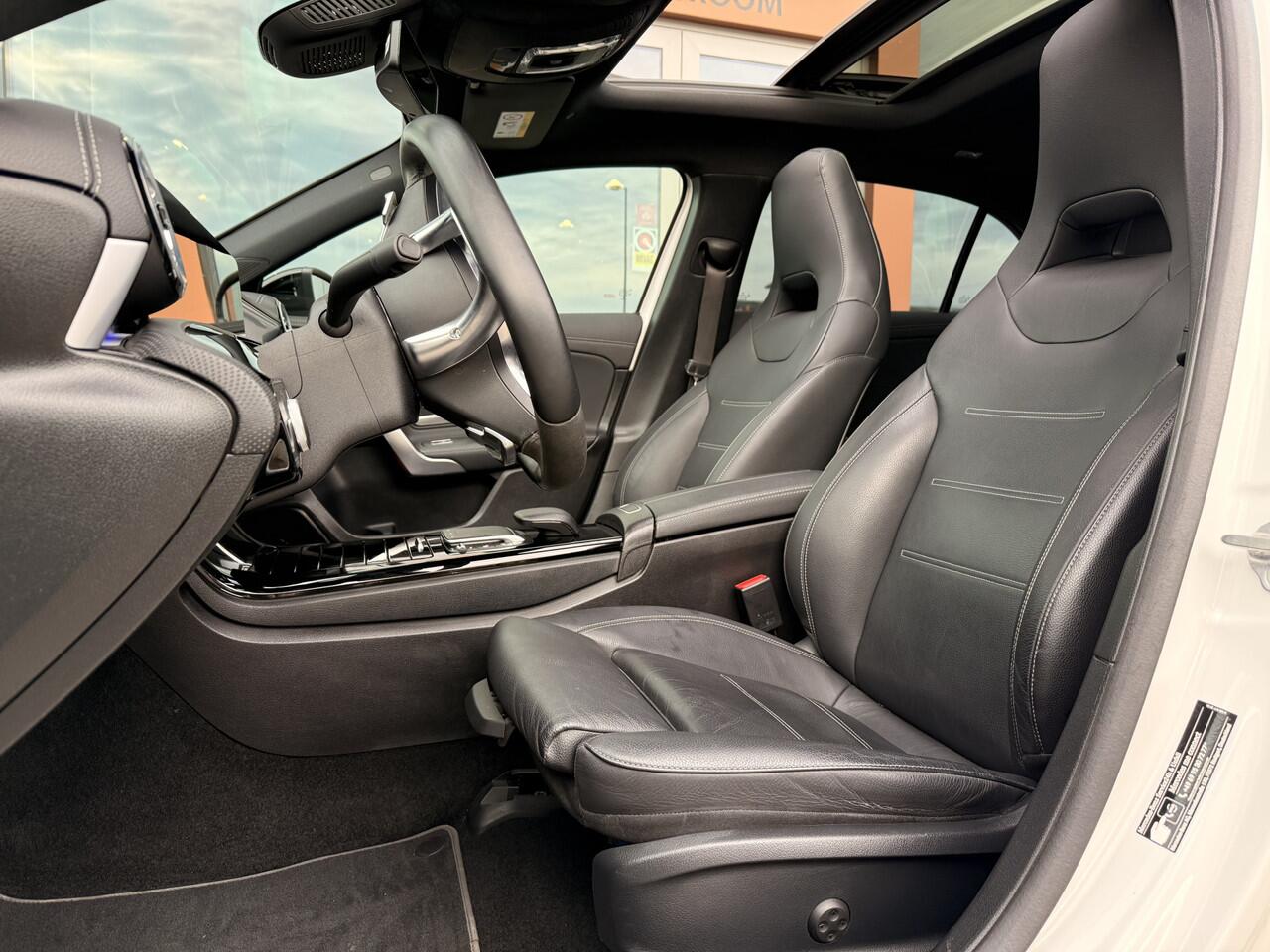 Mercedes-Benz A-KLASSE 250 e AMG Line | Nightpakket | Pano | Leder | El. stoelen | Achteruitrijcamera | Apple Carplay / Android Auto
