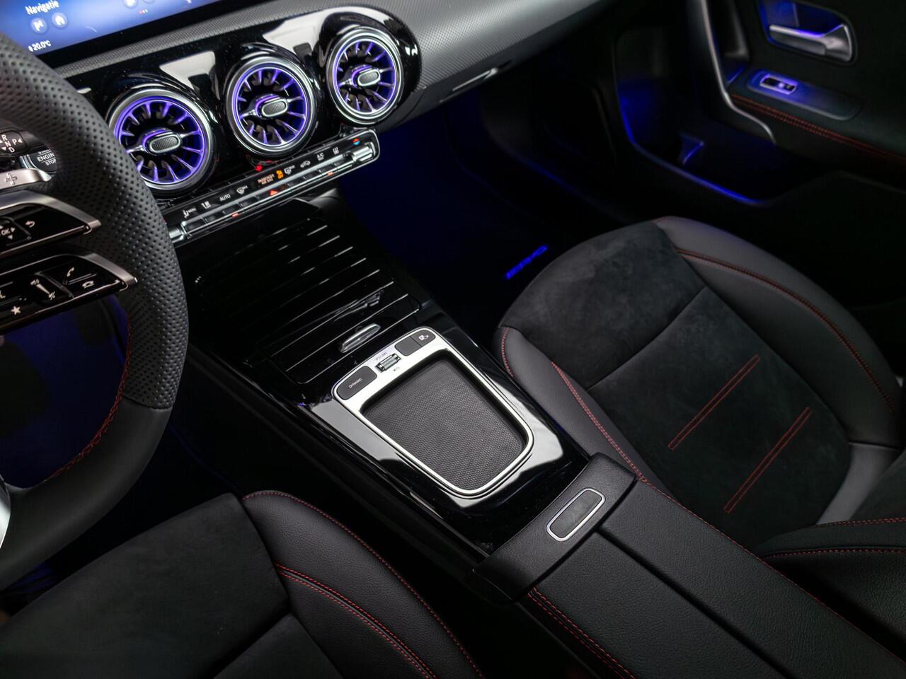 Mercedes-Benz A-KLASSE Hatchback 250 e Business Solution AMG Panorama dak