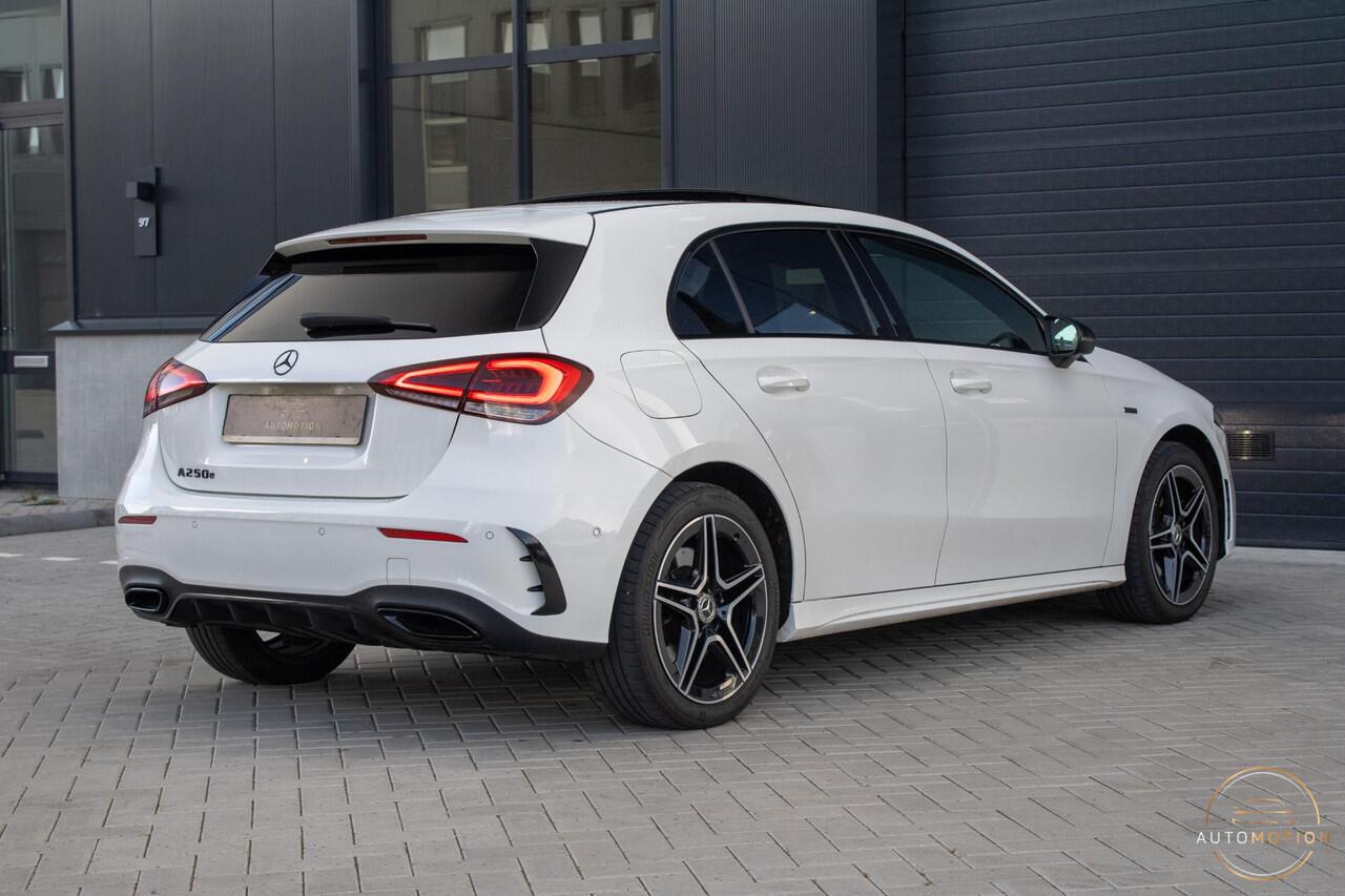 Mercedes-Benz A-KLASSE 250 e AMG Line PANO Burmester Sfeerverlichting Parkeerassistent