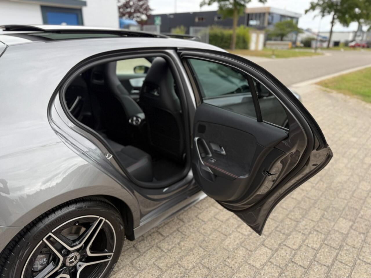 Mercedes-Benz A-KLASSE AMG Pano Sfeerverl Night Pakket