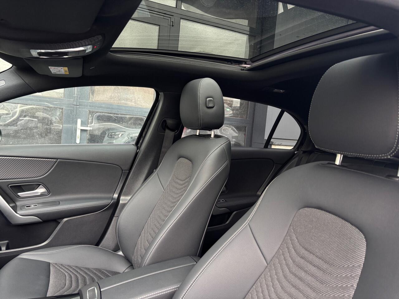 Mercedes-Benz A-KLASSE 180 Star Edition AMG Line Pano Camera