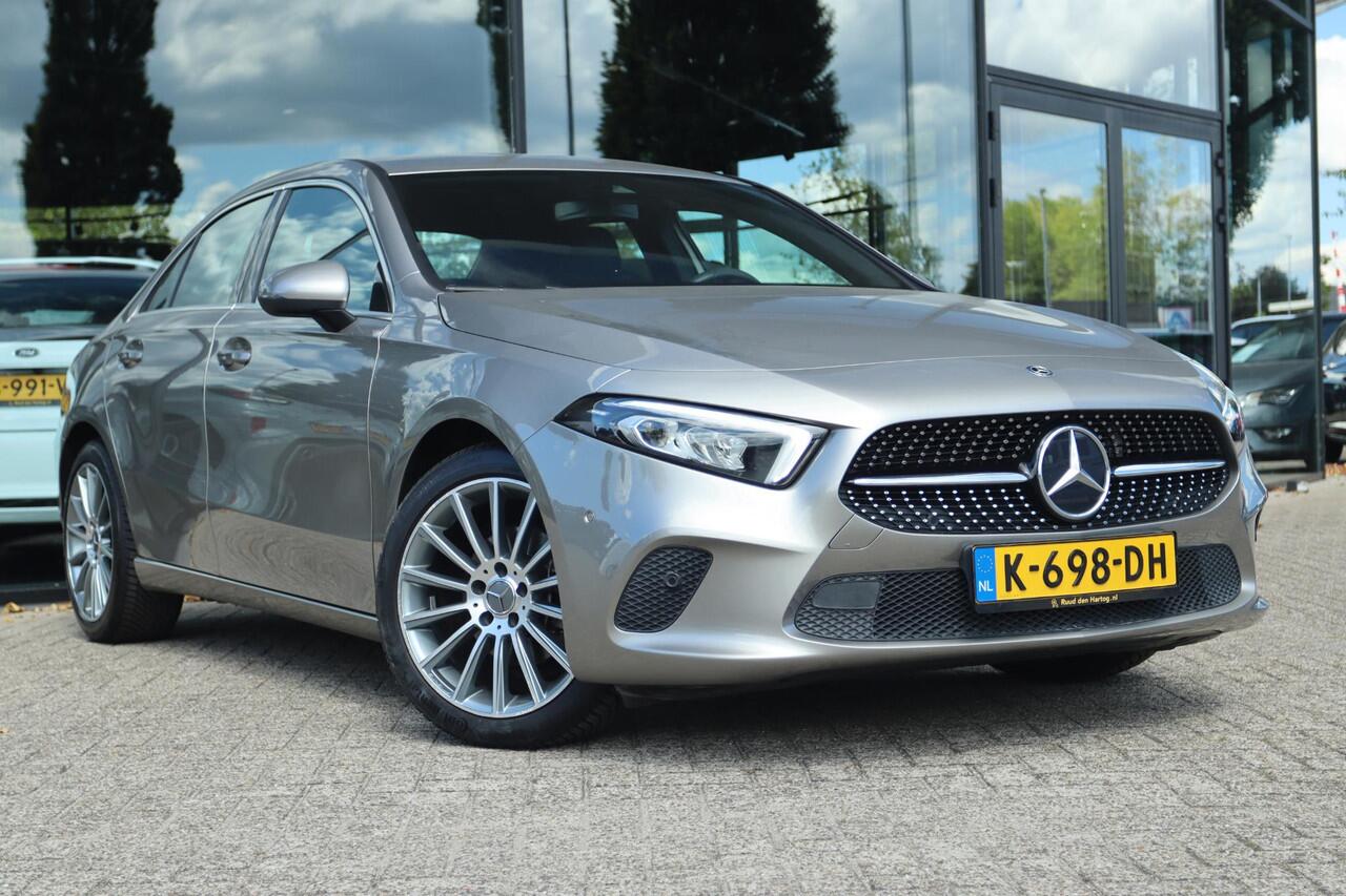 Mercedes-Benz A-KLASSE 180 PREMIUM PLUS | LED | NAVI | TREKHAAK | PDC | STOELVER. | WIDESCREEN