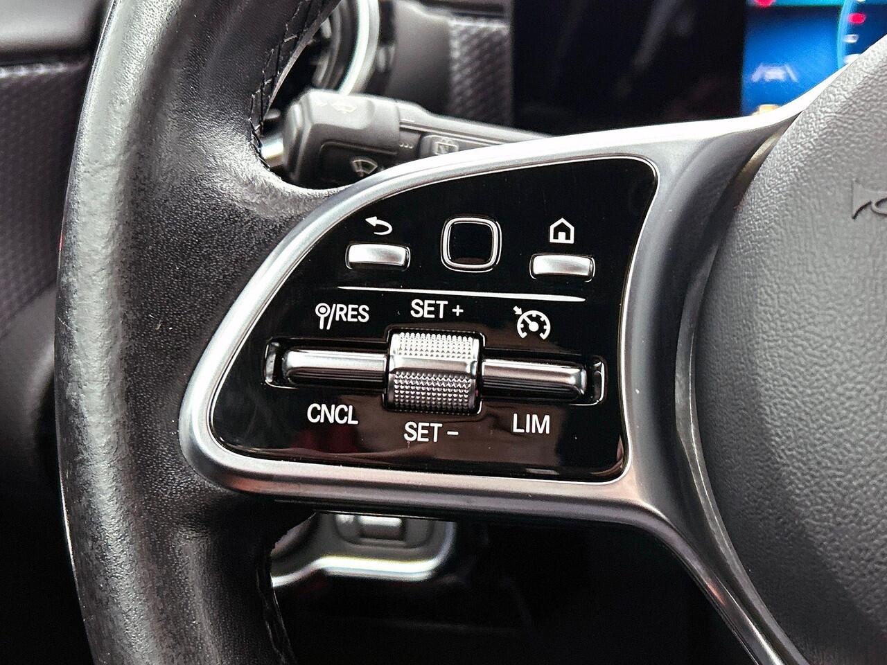 Mercedes-Benz A-KLASSE 200 163pk Automaat Progressive | Navigatie | Cruise Control | Lane Assist | Stoelverwarming | Stoelverwarming | LED | Camera | Parkeer sensoren