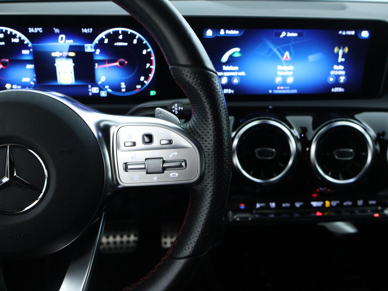 Mercedes-Benz A-KLASSE 180 AMG-line | Night pakket | Thermotronic | Apple CarPlay | parkeersensoren en achter camera | Spiegelpakket | Inclusief 24 maanden MB Certified garantie voor Europa.