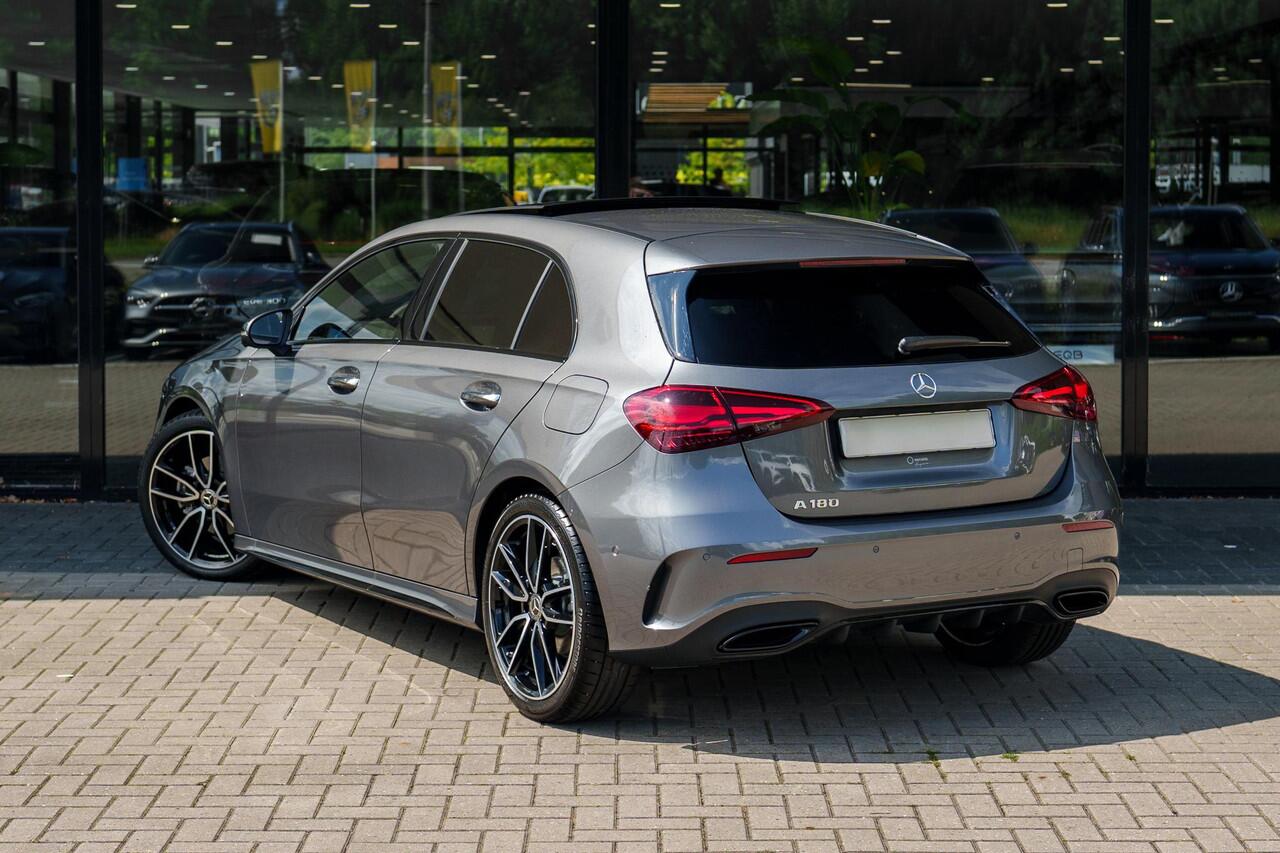 Mercedes-Benz A-KLASSE 180 Business Solution AMG | Panoramaschuifdak | AMG Line Plus | Night | Head-up display | Dodehoekassisten