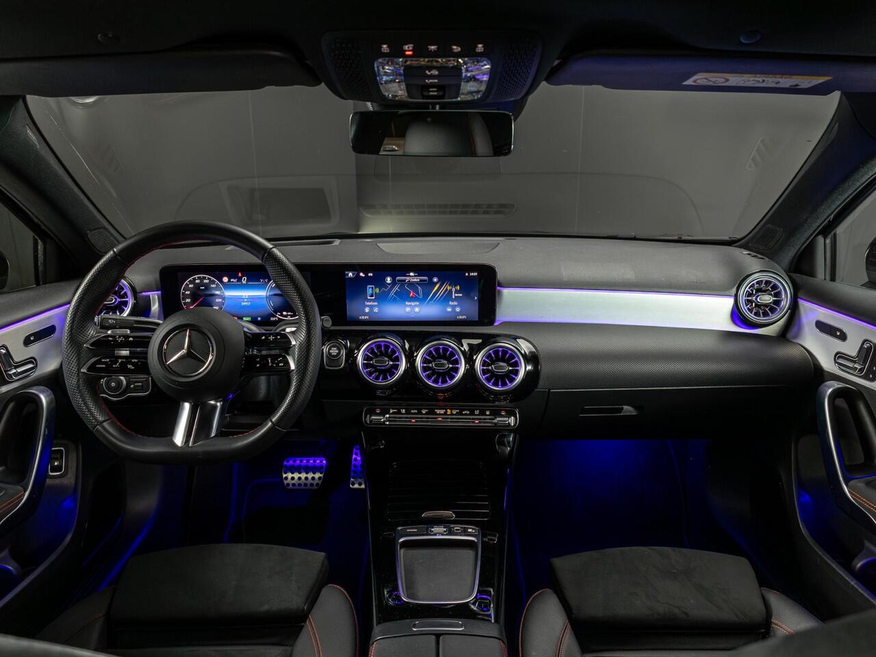 Mercedes-Benz A-KLASSE Hatchback 250 e Business Solution AMG Premium PLUS | Panorama dak