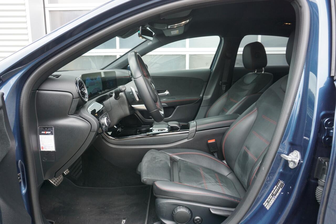 Mercedes-Benz A-KLASSE 180 Business Solution AMG | Automaat | WideScreen | Camera | Origineel NL |