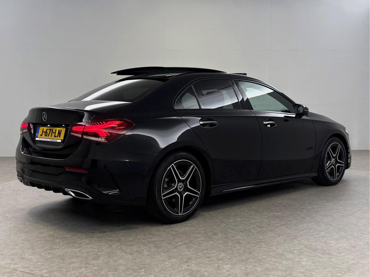 Mercedes-Benz A-KLASSE 200 AMG | Pano | Memory | Sfeer | Virtual | Burmester | Camera | NAP