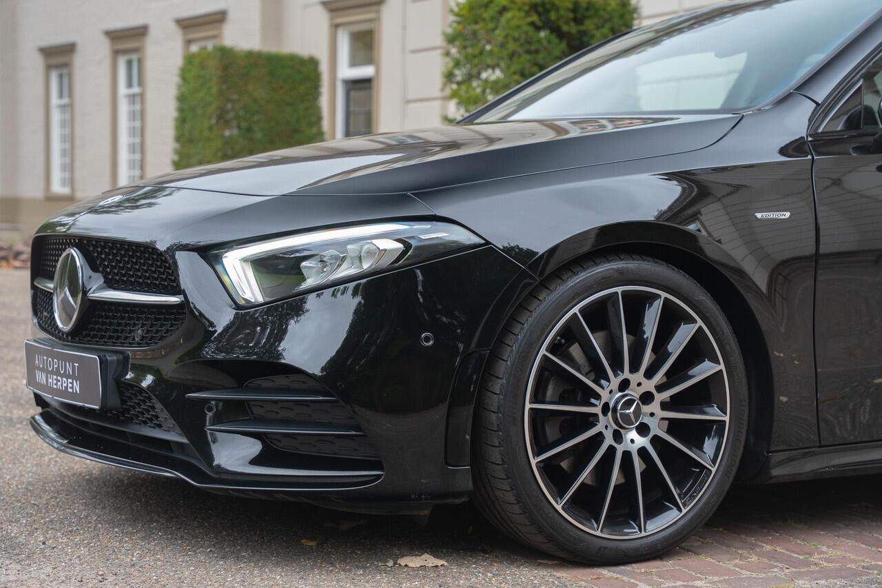 Mercedes-Benz A-KLASSE 250 AMG Edition ADAPTIVE | CARPLAY | CAMERA | AMBIANT | 19 INCH