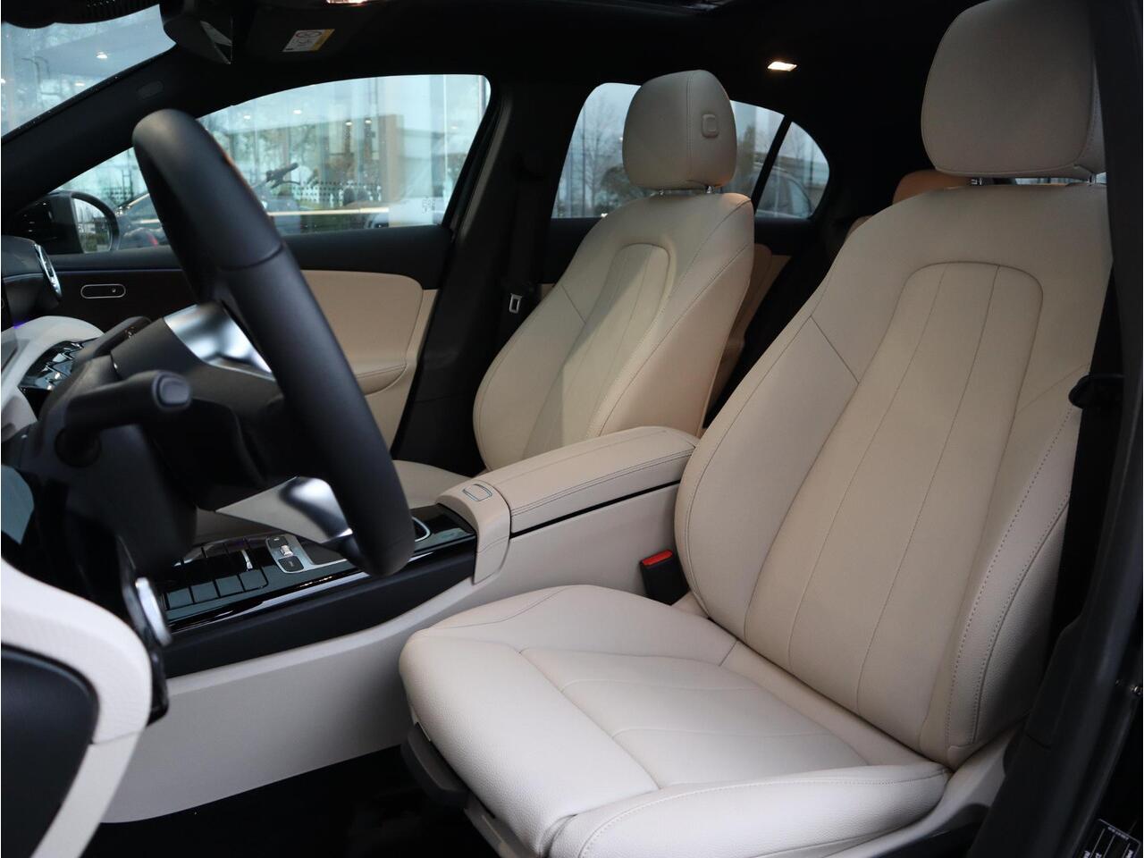 Mercedes-Benz A-KLASSE 180 Star Edition Luxury Line