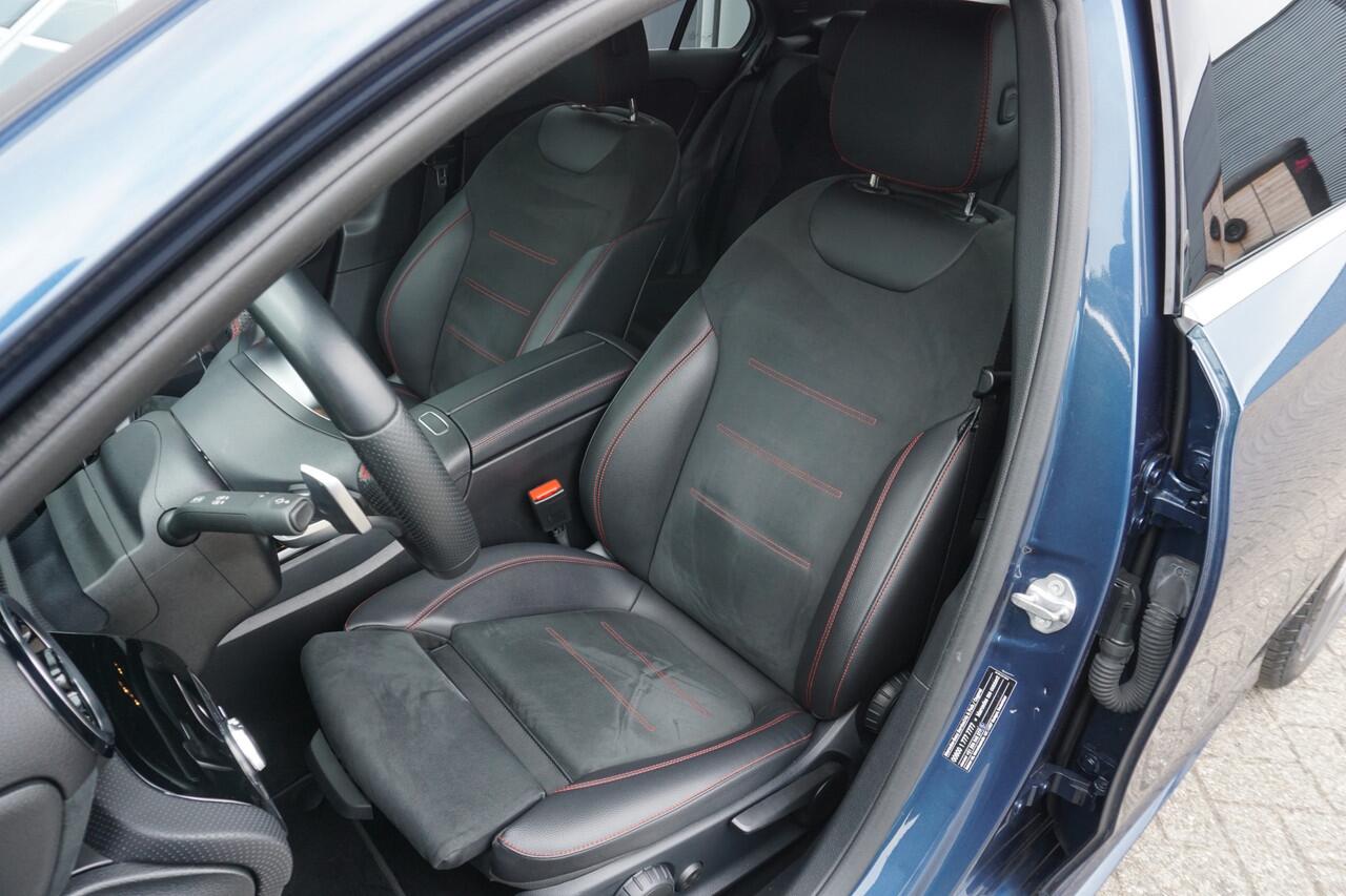 Mercedes-Benz A-KLASSE 180 Business Solution AMG | Automaat | WideScreen | Camera | Origineel NL |