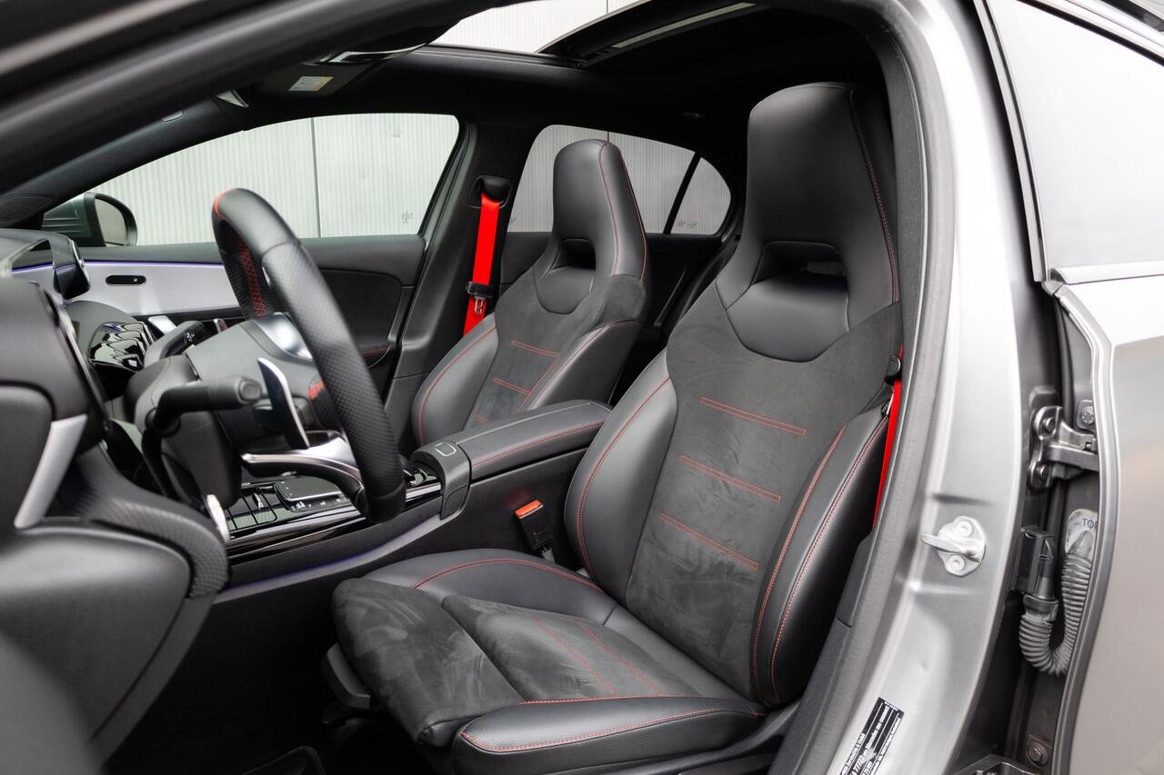 Mercedes-Benz A-KLASSE AMG 35 4MATIC 306 pk Premium Plus AMG-Pakket / Mat-Grijs/ Pano-Dak/ Camera/ Keyless/ Wide-Screen/ Sfeer-Verl/ Sport-Stoelen/ Stoel.Verw/ 19'' LMV