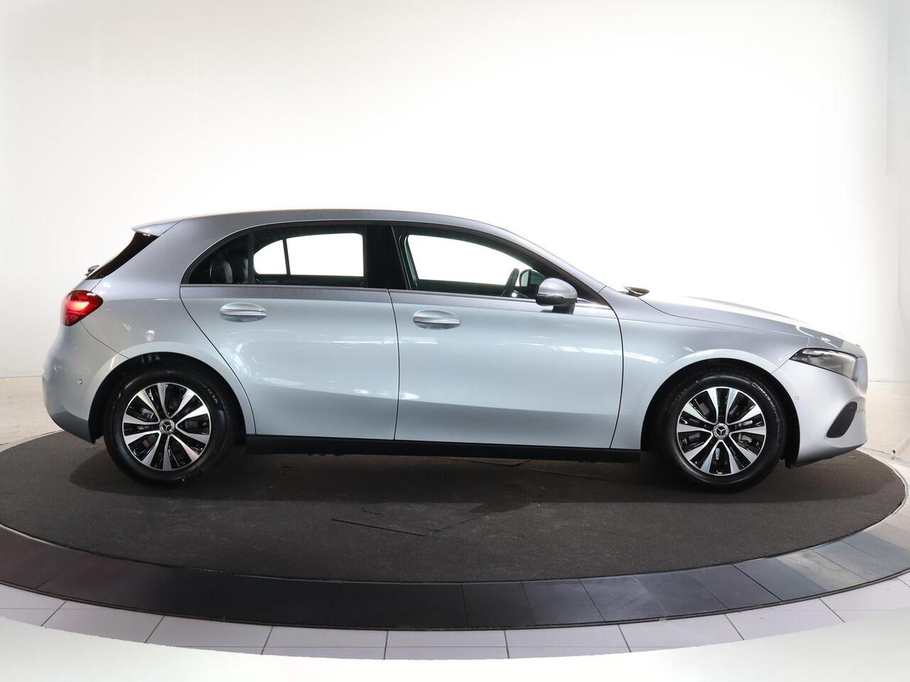 Mercedes-Benz A-KLASSE 180 Star Edition | Digitaal display | Achteruitrijcamera | Led-koplampen