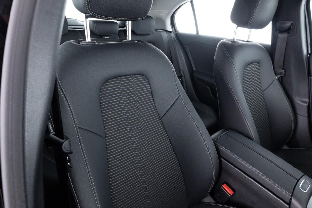 Mercedes-Benz A-KLASSE 250 e Progressive | NAVI | Half LEDER | Automaat | PHEV