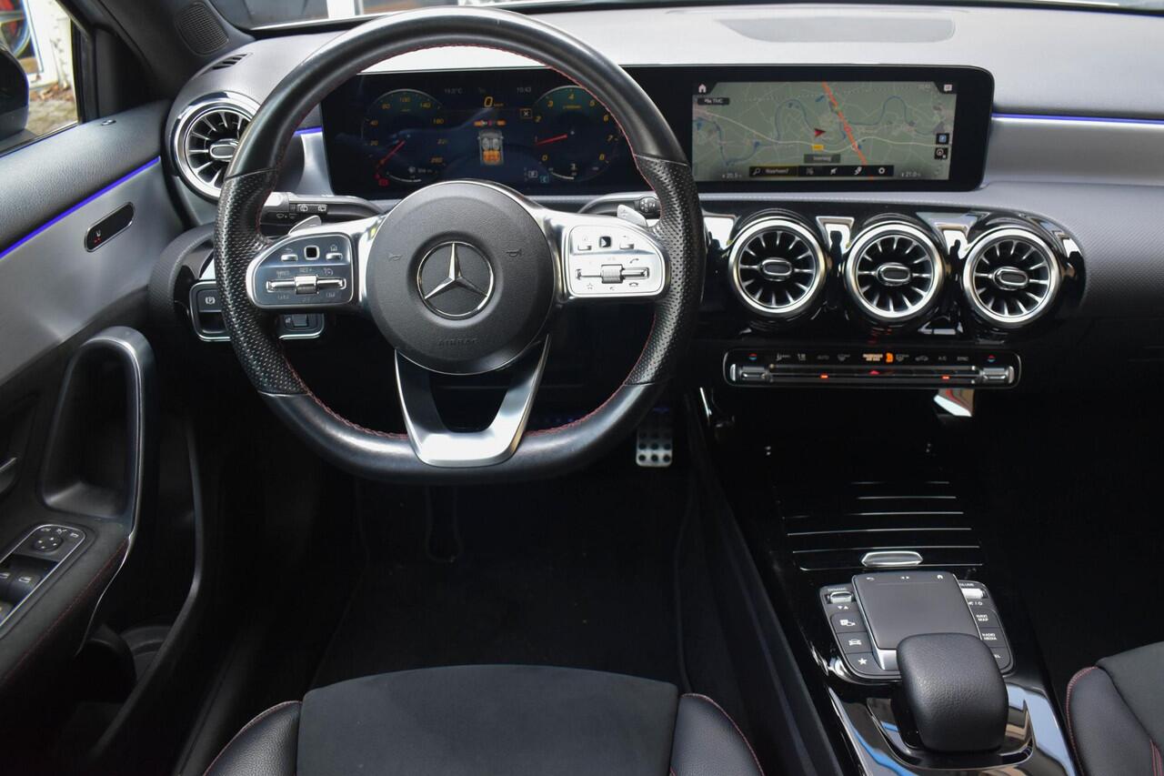 Mercedes-Benz A-KLASSE 180 Business Solution AMG Sfeerverlicht